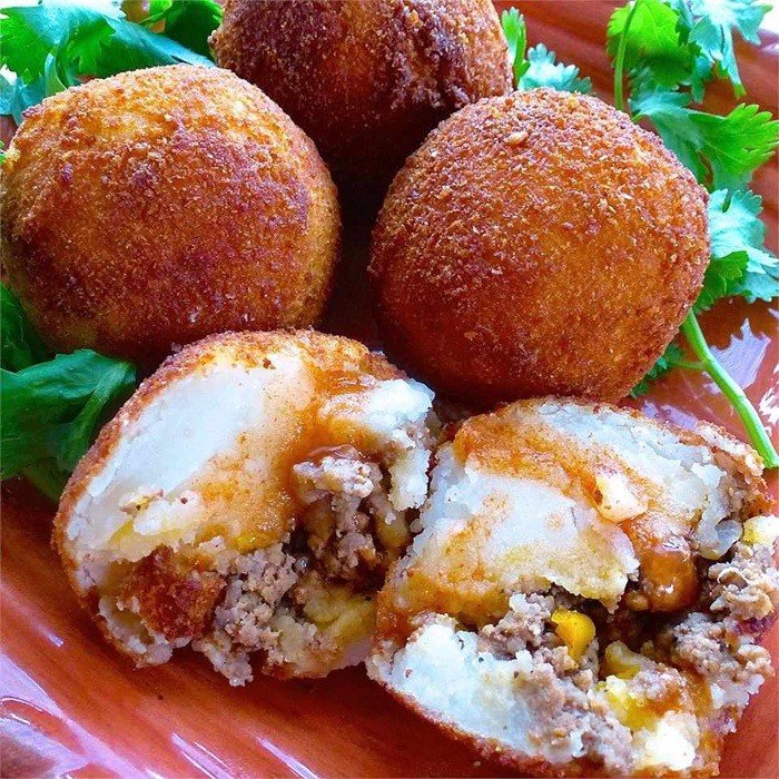 Batata Recheada com Carne Moída