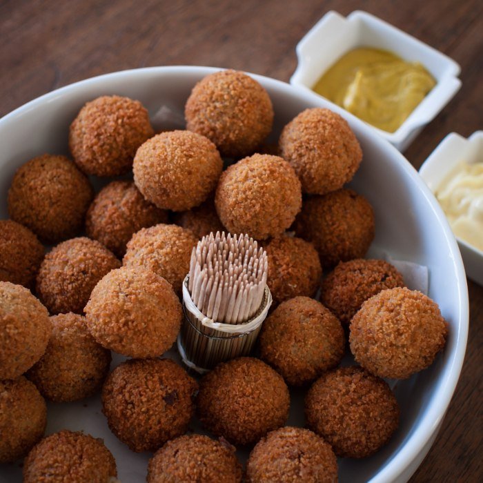 Croquetes Dourados de Batata com Queijo e Presunto